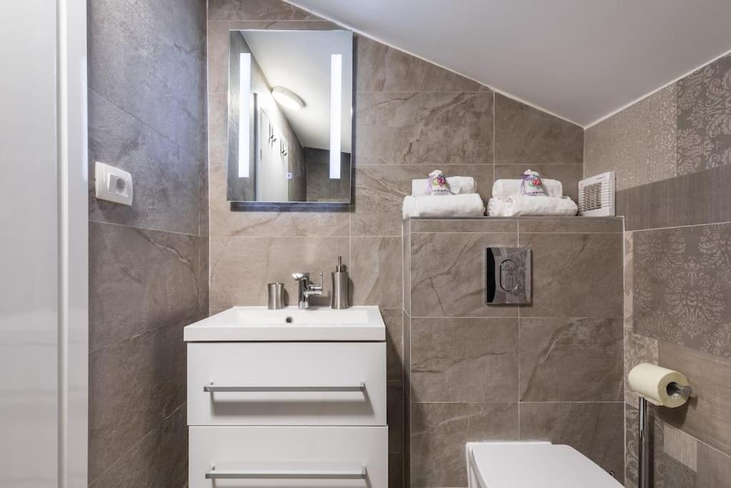 Elegant Residence Rooms & Apartments 스플리트 외부 사진